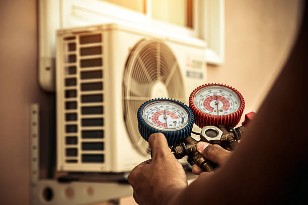 Professional Hvac technician working in North Webster, IN